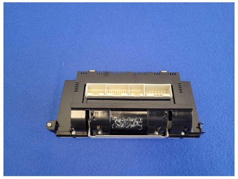 2004-2006 Porsche Cayenne Turbo 4.5L Front Temperature Control Switch 2137 - The Parts Farm