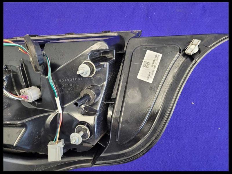 2018-2023 Ford Mustang GT S550 Driver Left LH Tail Light Lamp Brake CRACKED - The Parts Farm