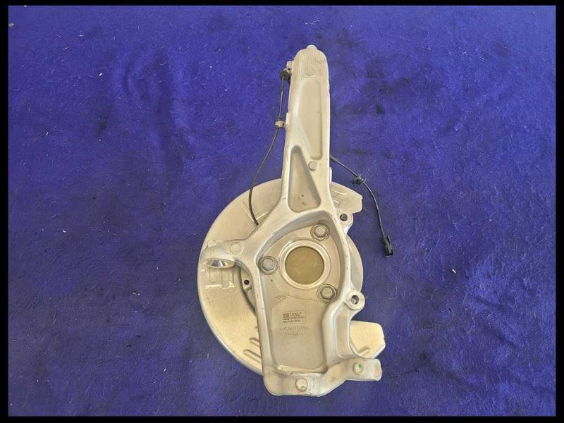 2017-2021 Tesla Model 3 Standard Plus Passenger RH Front Spindle Knuckle Hub - The Parts Farm