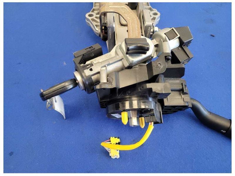 2011-2014 Ford Mustang GT Steering Column Wheel Key Cylinder Turn Signal 2606 - The Parts Farm