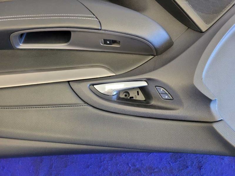 2014-2017 Chevrolet Caprice 6.0L Sedan Passenger Right Front Door Panel Base - The Parts Farm