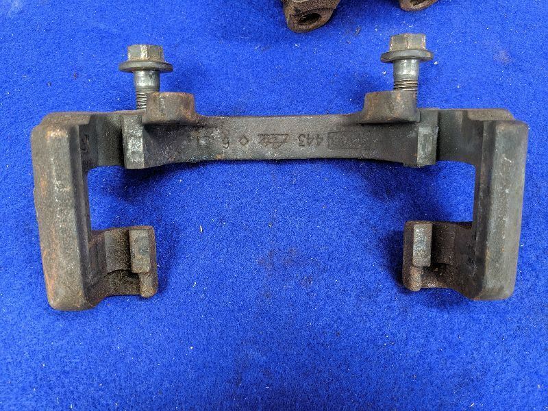 1992-1995 2001-2006 BMW 325i Passenger Driver Calipers Front Brackets NO Pads - The Parts Farm