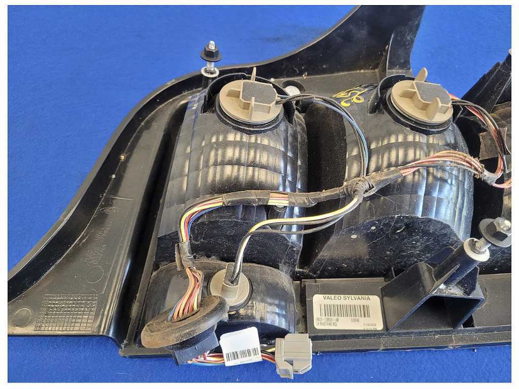 2005-2009 Ford Mustang GT GT500 Driver Rear Taillight Lamp Lens Brake 2541 - The Parts Farm
