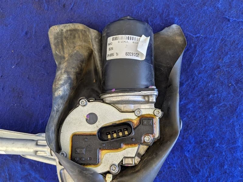 2013-2017 Chevrolet Caprice 6.0L Sedan Windshield Wiper Motor Blade Arm - The Parts Farm