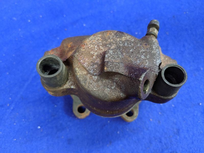 1992-1995 2001-2006 BMW 325i Passenger Driver Calipers Front Brackets NO Pads - The Parts Farm