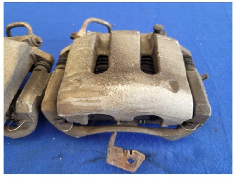 2005-2010 Ford Mustang GT 4.6L Pair Front Brake Calipers Pads Hoses 2585 - The Parts Farm