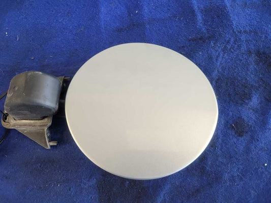 20142017 Chevrolet SS Sedan Fuel Door Filler Gas Cap Paint Silver 2818