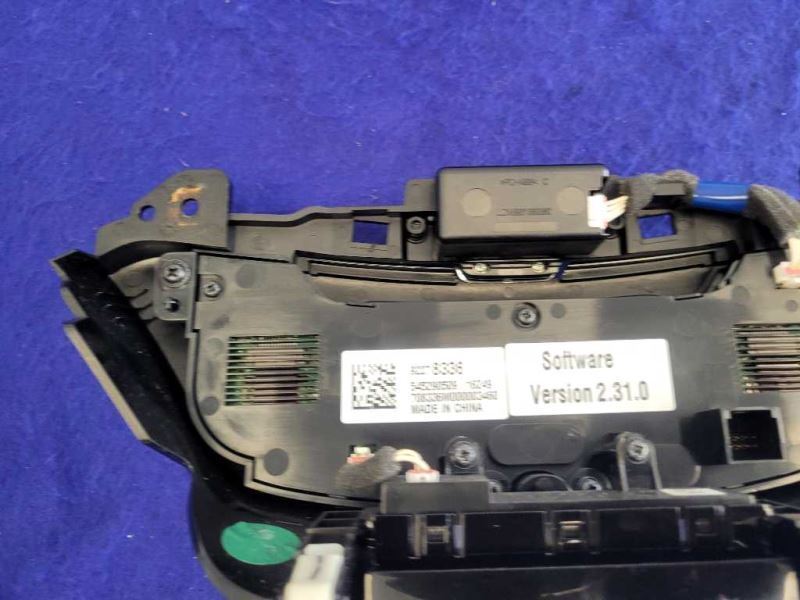 2016-2017 Chevrolet SS 6.2L Sedan HVAC Temperature Control 92278336 Front 2372 - The Parts Farm