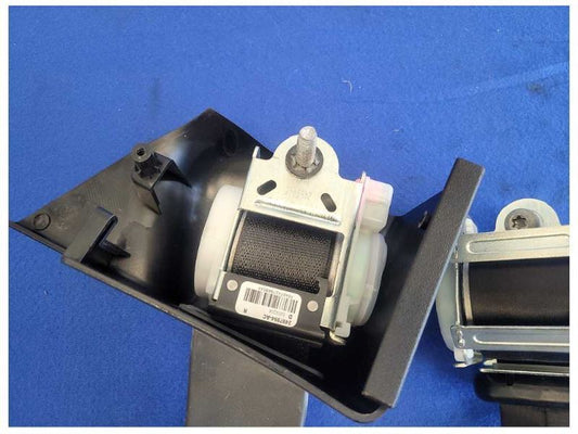 2015-2017 Ford F150 Pickup Truck RH Passenger Rear Seat Belt Retractor 2580