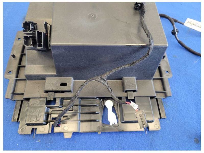 2015-2017 Ford F150 Pickup Truck Console Tray Cover Compartment USB Port 2507 - The Parts Farm