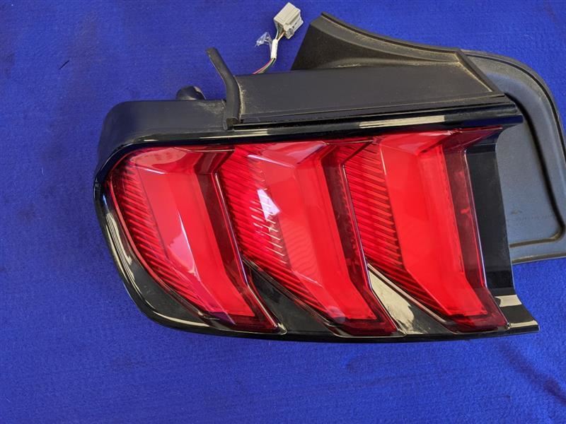 2018-2023 Ford Mustang GT S550 Driver Left LH Tail Light Lamp Brake Lens OEM - The Parts Farm