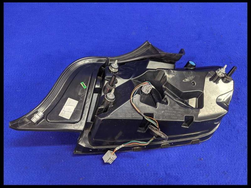 2018-2023 Ford Mustang GT 5,0L Driver LH Left Tail Light Lamp Lights Brake OEM - The Parts Farm