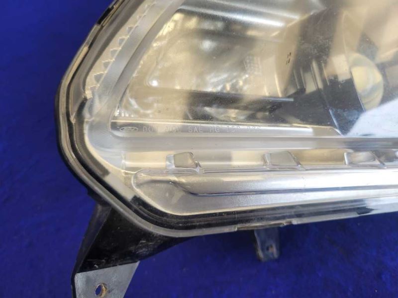 2010-2012 Ford Mustang GT Passenger Right Headlight Lamp Lens Front Broke Tab - The Parts Farm