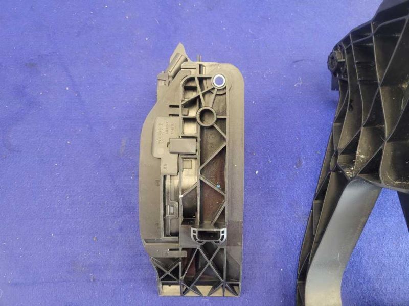 2017 Porsche 911 Turbo 991 Pedal Assembly Brake Dead Pedal No Clutch 2421 - The Parts Farm