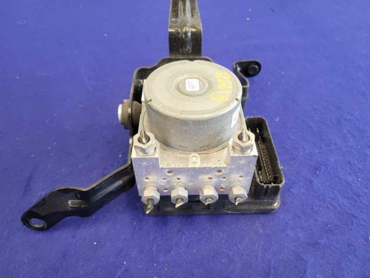 2019-2020 Ford Mustang GT S550 ABS Module Anti-Lock Brake Pump 2215