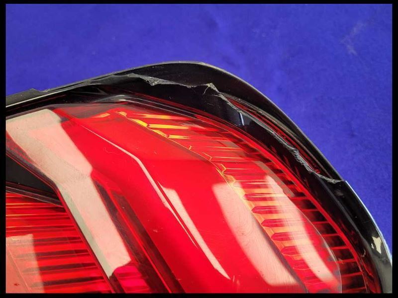 2018-2023 Ford Mustang GT S550 Driver Left LH Tail Light Lamp Brake CRACKED - The Parts Farm