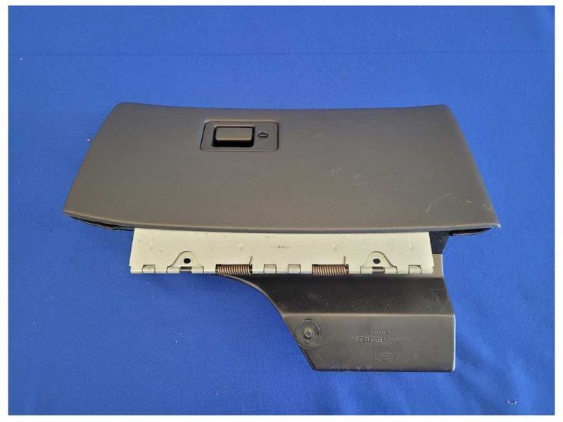 2003-2004 Mercury Marauder 4.6L 4v Glove Box Passenger Dash Panel 2534 - The Parts Farm