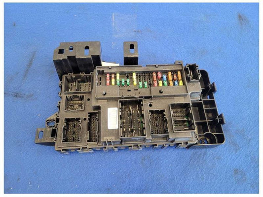 2016 Ford Mustang GT S550 Fuse Box Engine Bay Power Distribution 2594 - The Parts Farm