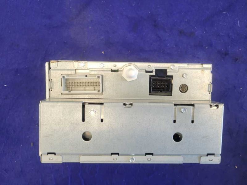 2004 Chevrolet SSR Pickup Truck Audio Radio Stereo Receiver AM FM 2426 - The Parts Farm