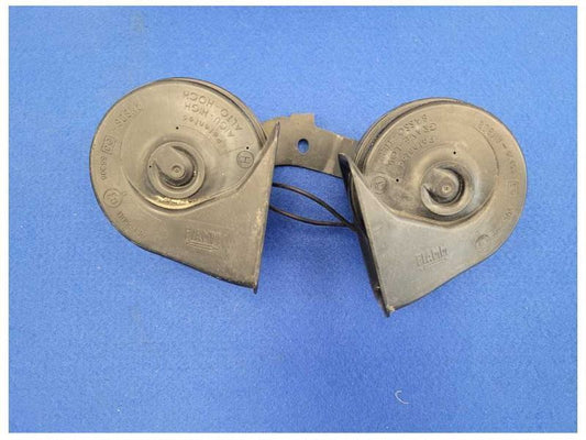 2003-2004 Mercury Marauder 4.6L 4v Dual Horn Emergency Noise Front 2534 - The Parts Farm