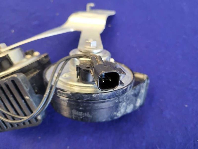 2022 Ford F150 Pickup Truck Horn Bracket Electric Horn 2290 - The Parts Farm