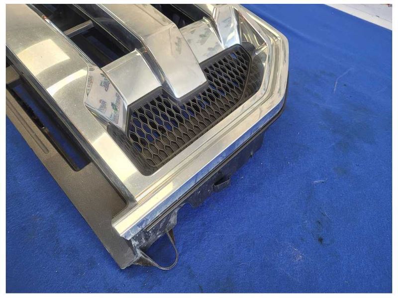 2015-2017 Ford F150 Pickup Truck Front Grille Center 3 Chrome Bars 2509 - The Parts Farm