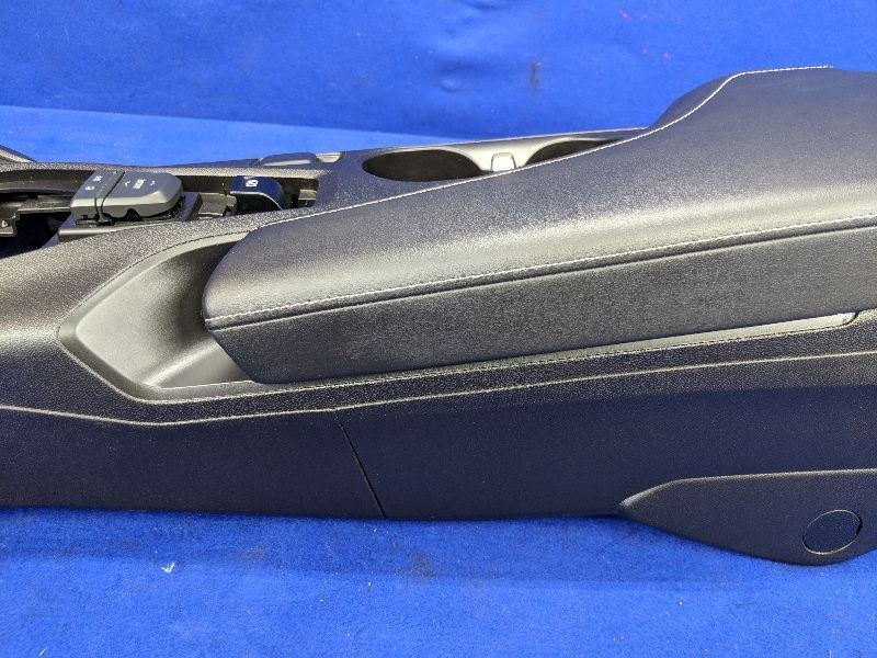 2016 2017 2018 Chevy Camaro SS Front Center Console Leather Lid Charging Dock - The Parts Farm