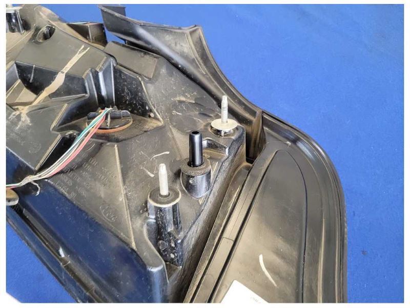 2015-2017 Ford Mustang GT S550 Passenger Right RH Taillight Lamp Brake Lens 2564 - The Parts Farm