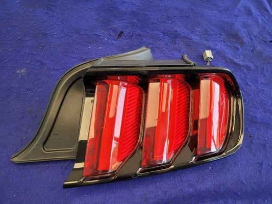 2015-2017 Ford Mustang GT S550 Passenger RH Taillight Lamp Brake Lens 2408 - The Parts Farm