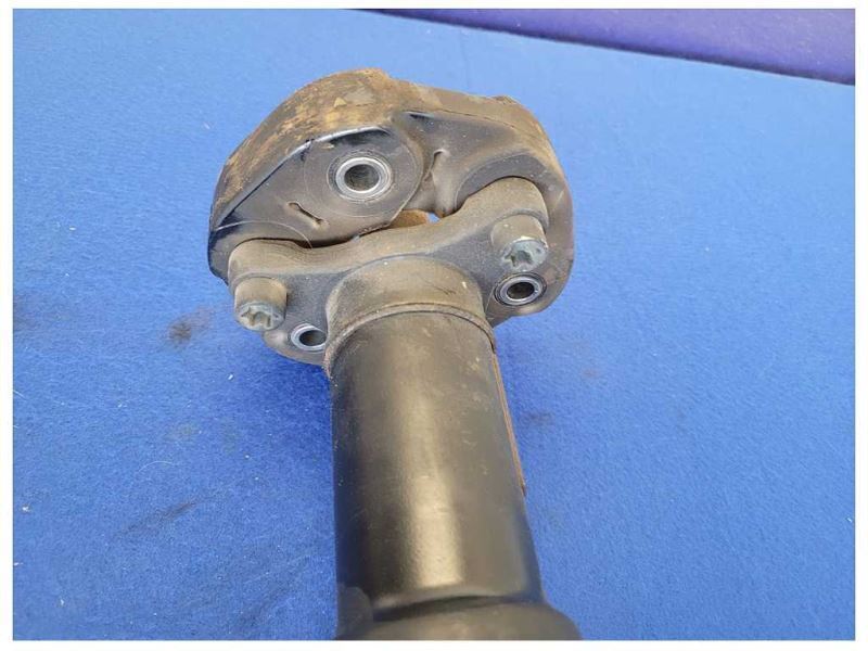 2010-2011 Chevrolet Camaro SS Driveshaft Manual Transmission M/T 2525 - The Parts Farm