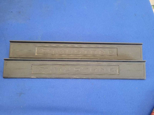 2015-2023 Ford Mustang GT S550 Pair Door Sill Plates No Light Scuff 2439 - The Parts Farm