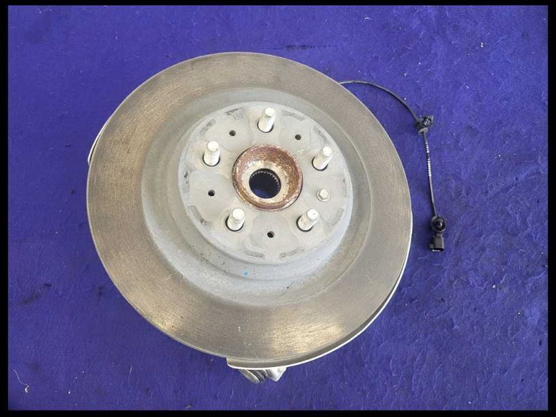 2017-2021 Tesla Model 3 Standard Plus Passenger RH Rear Spindle Knuckle Hub - The Parts Farm