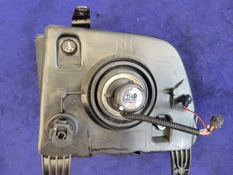2005-2006 Ford Mustang GT 4.6L Passenger Front Headlight Lamp Lens 2422 - The Parts Farm