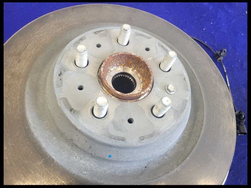 2017-2021 Tesla Model 3 Standard Plus Passenger RH Rear Spindle Knuckle Hub - The Parts Farm