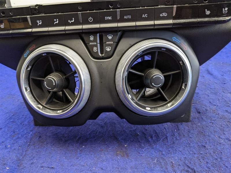2016-2017 Chevrolet Camaro SS Temperature Control Dual Zone CJ2 84078980 - The Parts Farm