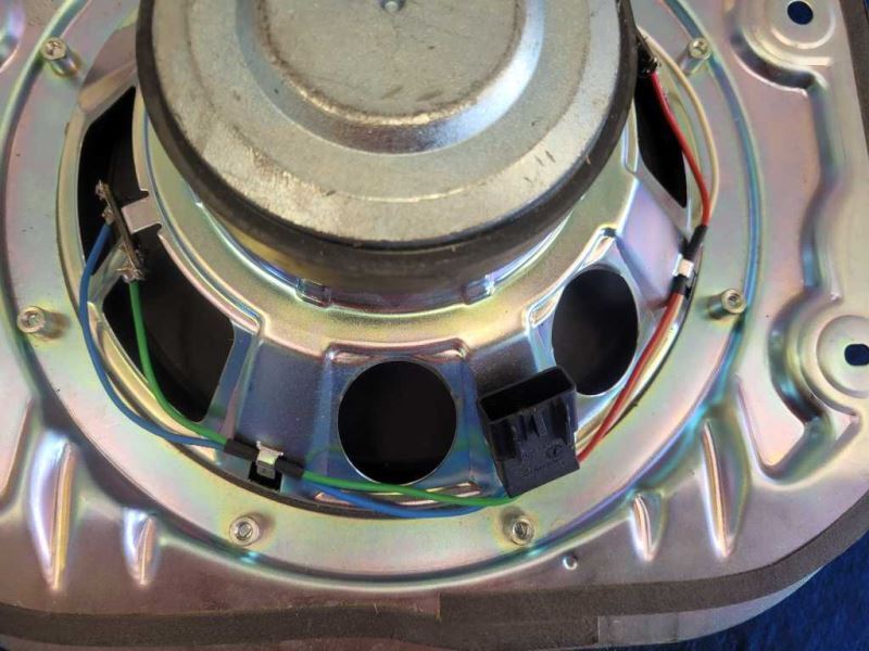 2010-2015 Chevrolet Camaro ZL1 Convertible Rear Subwoofer Speaker 2459 - The Parts Farm