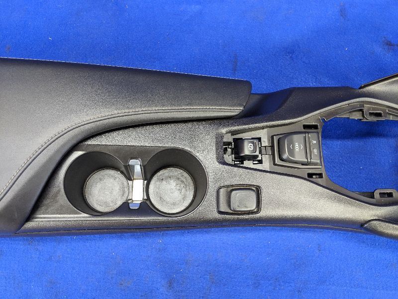 2016 2017 2018 Chevy Camaro SS Front Center Console Leather Lid Charging Dock - The Parts Farm