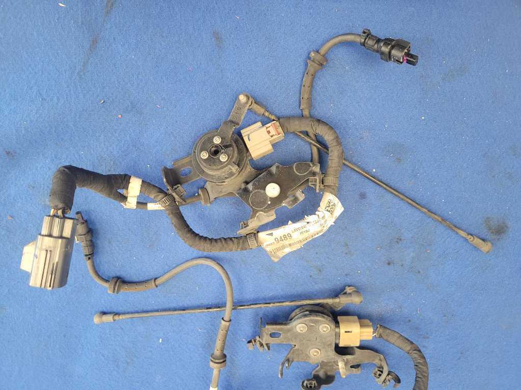 2014-2017 Chevrolet SS 6.2L Sedan Ride Height Sensors Pair Suspension 2602 - The Parts Farm