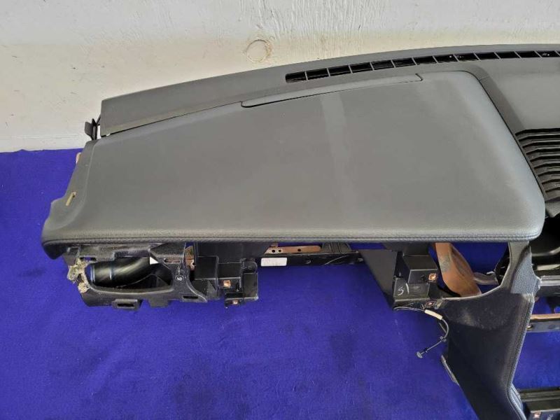 2015-2017 Ford mustang GT S550 Dash Panel Board No Gauge Pack Vent Bezel Trim - The Parts Farm