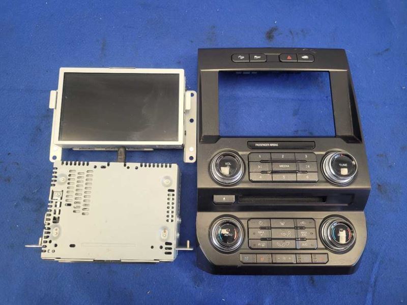 2016 Ford Fq50 Pickup Truck Info-GPS-TV Screen Front Dash 8in Screen 2369 - The Parts Farm