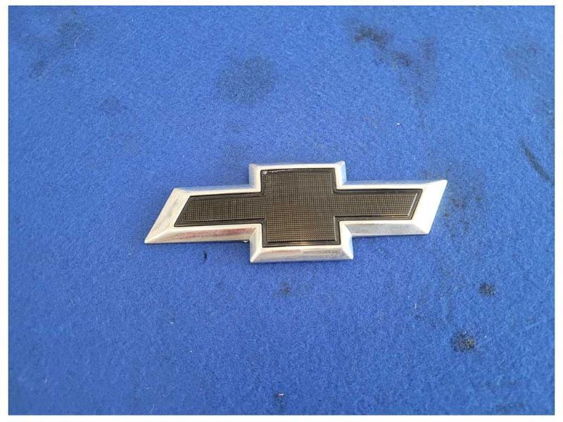 2019 Chevrolet Camaro SS Coupe Emblem Logo 2492 - The Parts Farm