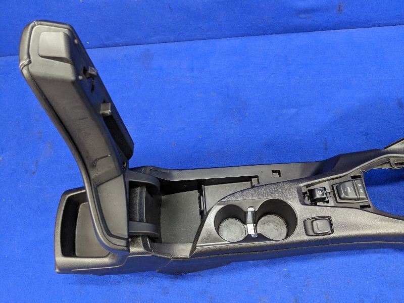 2016 2017 2018 Chevy Camaro SS Front Center Console Leather Lid Charging Dock - The Parts Farm