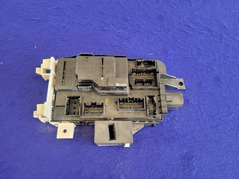 2011-2014 Ford Mustang GT S197 Fuse Box Engine Right Hand Engine Bay 2352 - The Parts Farm
