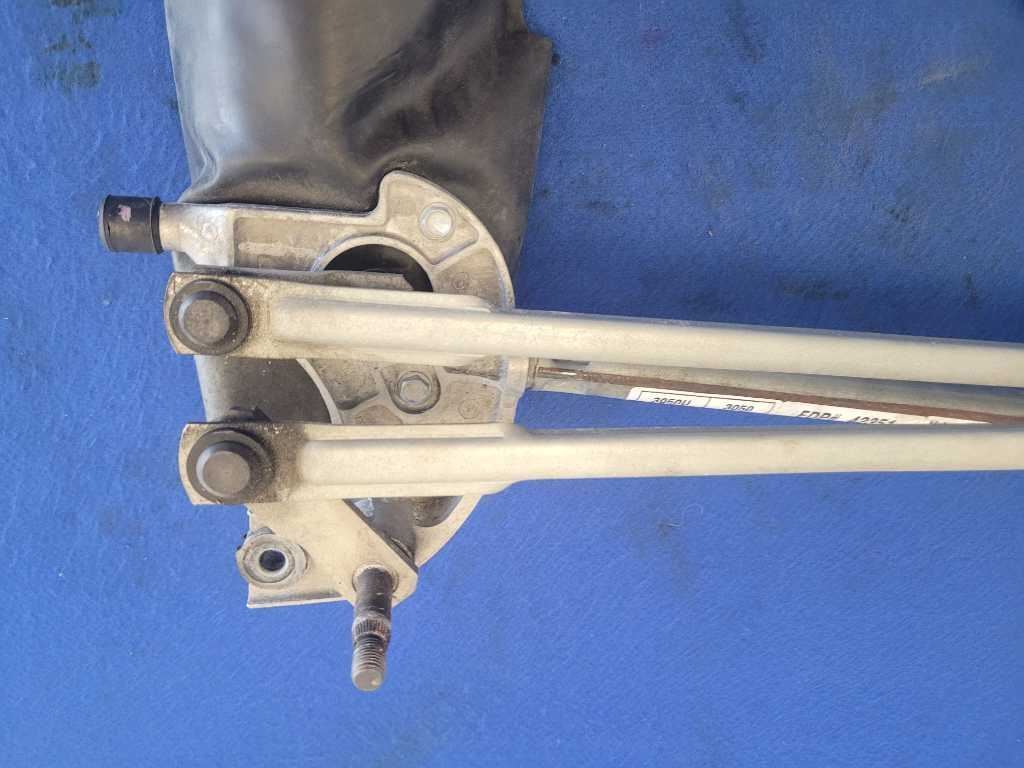 2014-2017 Chevrolet SS 6.2L Sedan Windshield Wiper Motor Linkage Front 2602 - The Parts Farm