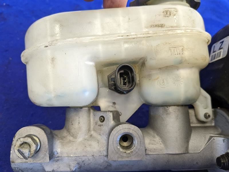1997-2004 Chevrolet Corvette Z06 FRC C5 Brake Booster Power Master Cylinder Cap - The Parts Farm
