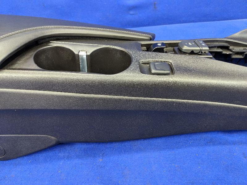 2016 2017 2018 Chevy Camaro SS Front Center Console Leather Lid Charging Dock - The Parts Farm