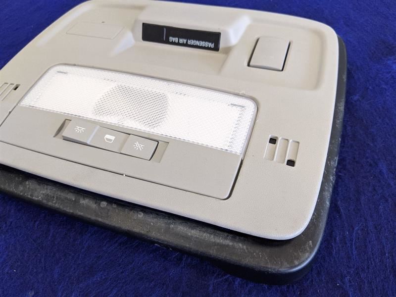 2010-2015 Chevrolet Camaro SS Coupe Roof Console With Sunroof Overhead Buttons - The Parts Farm