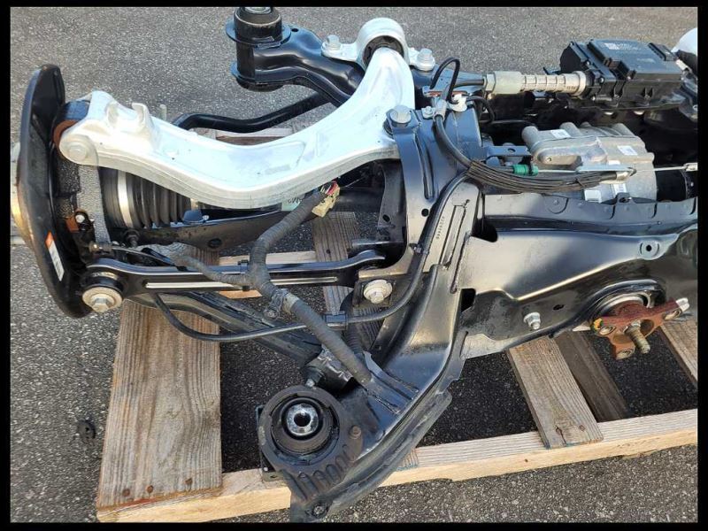 2014-2017 Chevrolet SS Sedan Rear Differential Carrier Automatic 3.27 Ratio GW6 - The Parts Farm