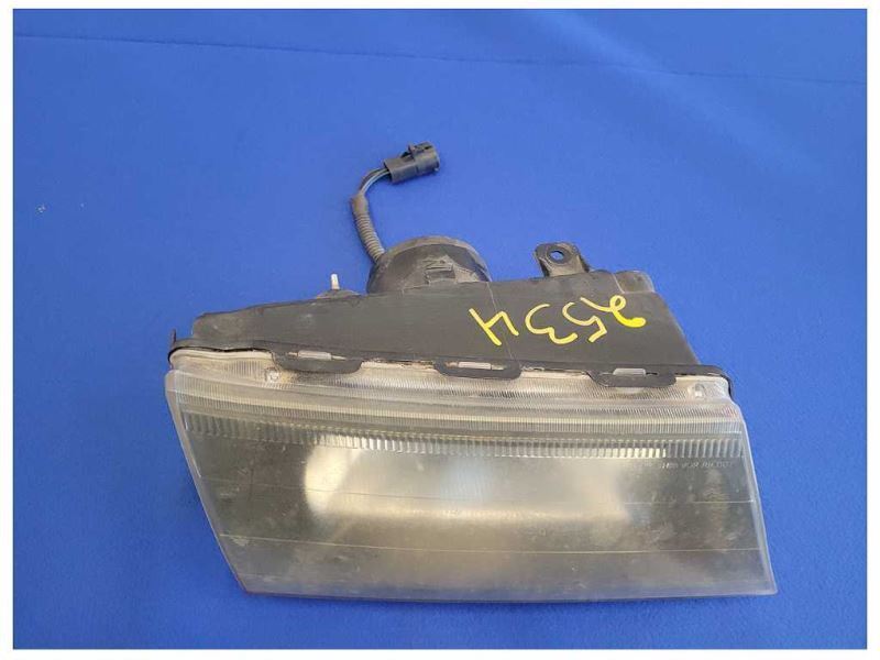 2003-2004 Mercury Marauder 4.6L 4v Passenger Front Headlight *Faded* 2534 - The Parts Farm