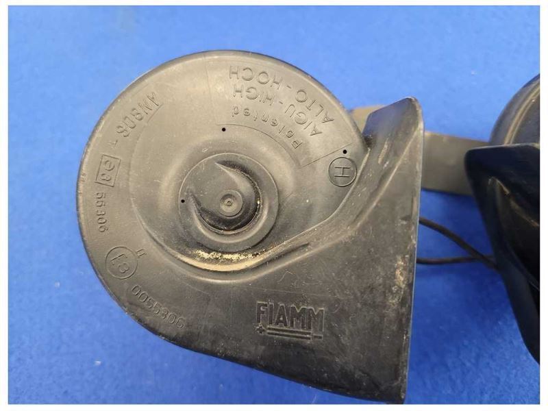 2003-2004 Mercury Marauder 4.6L 4v Dual Horn Emergency Noise Front 2534 - The Parts Farm